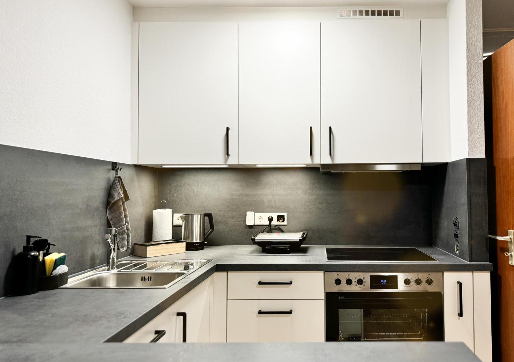 Modern Living In Karlsruhe - Frieden Apartments Экстерьер фото